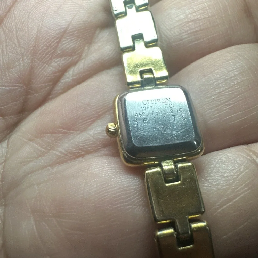 Working Vtg Chere Citizen Gold Tone Square 14mm Women's‎ Watch Quartz Fit 6.25